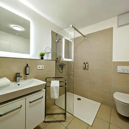Bohnapartments - Nordkap-suiten - Kostenpfl Parkplatz - Moderner Neubau - Erdgeschoss - Fussbodenheizung Ερφούρτη