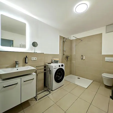 Bohnapartments - Nordkap-suiten - Kostenpfl Parkplatz - Moderner Neubau - Erdgeschoss - Fussbodenheizung Ερφούρτη